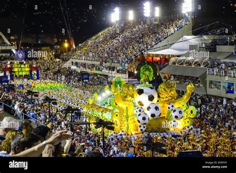 La Copa Mundial de la FIFA 2014: Un Festín de Fútbol y una Lección Amarga para Brasil